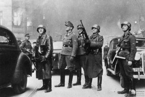 300px-Ghetto Uprising Warsaw3.jpg