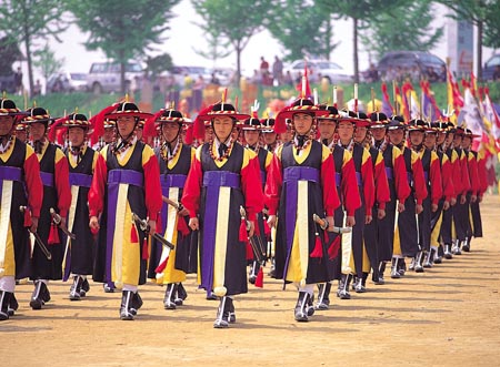 382012799000136-military marching parade, Onyang-si.jpg